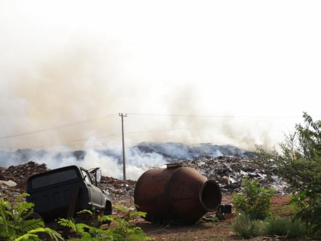 No fim de semana, incêndio atingiu depósito de resíduos no Coronel Antonino; o fogo começou por volta das 4h
