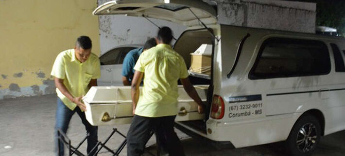 A Polícia Civil ainda está apurando as circunstâncias do triplo homicídio e da tentativa de homicídio