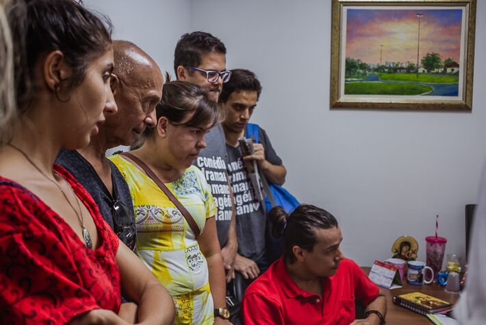 Artistas em sala da prefeitura buscam agenda com o prefeito de Campo Grande