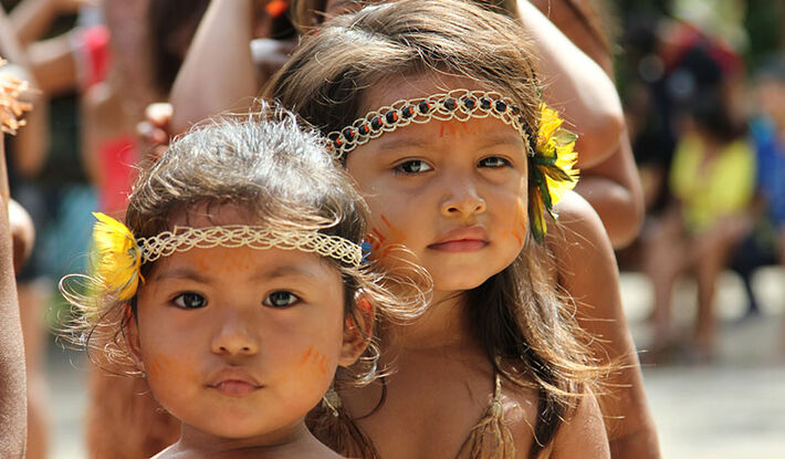 Criança indígena brasileira