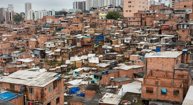 Dez jovens morreram durante um baile funk na favela de Paraisópolis, em São Paulo