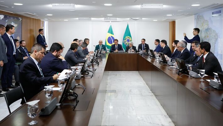 O presidente Jair Bolsonaro em reunião no Planalto com secretários estaduais de Segurança