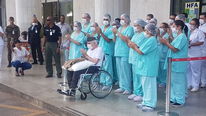 Ex-combatente da Força Expedicionária Brasileira de 99 anos contaminado pela Covid-19 recebe alta depois de passar oito dias no Hospital das Forças Armadas de Brasília