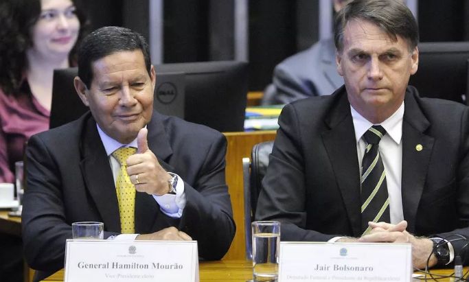 O presidente Jair Bolsonaro e o vice-presidente Hamilton Mourão