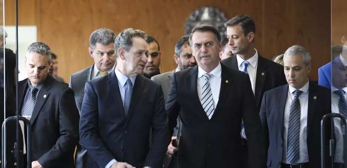 O presidente do Superior Tribunal de Justiça (STJ), João Otávio de Noronha, recebe o presidente eleito Jair Bolsonaro