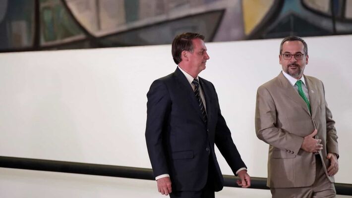 O presidente Jair Bolsonaro e o ministro da Educação, Abraham Weintraub