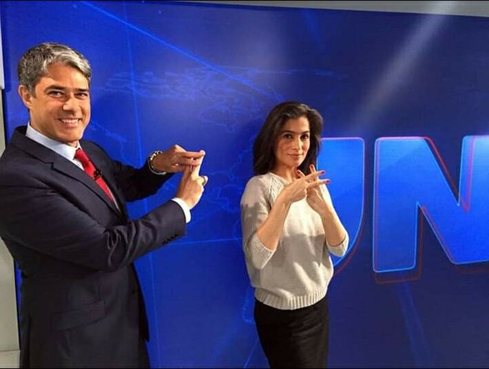 Uma das imagens dos apresentadores Bonner e Renata Vasconcello do Jornal Nacional da Rede Globo