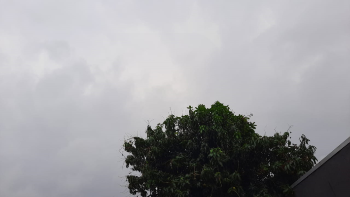 Chove nesta manhã em Campo Grande - céu nas proximidades do Aeroporto Internacional de Campo Grande