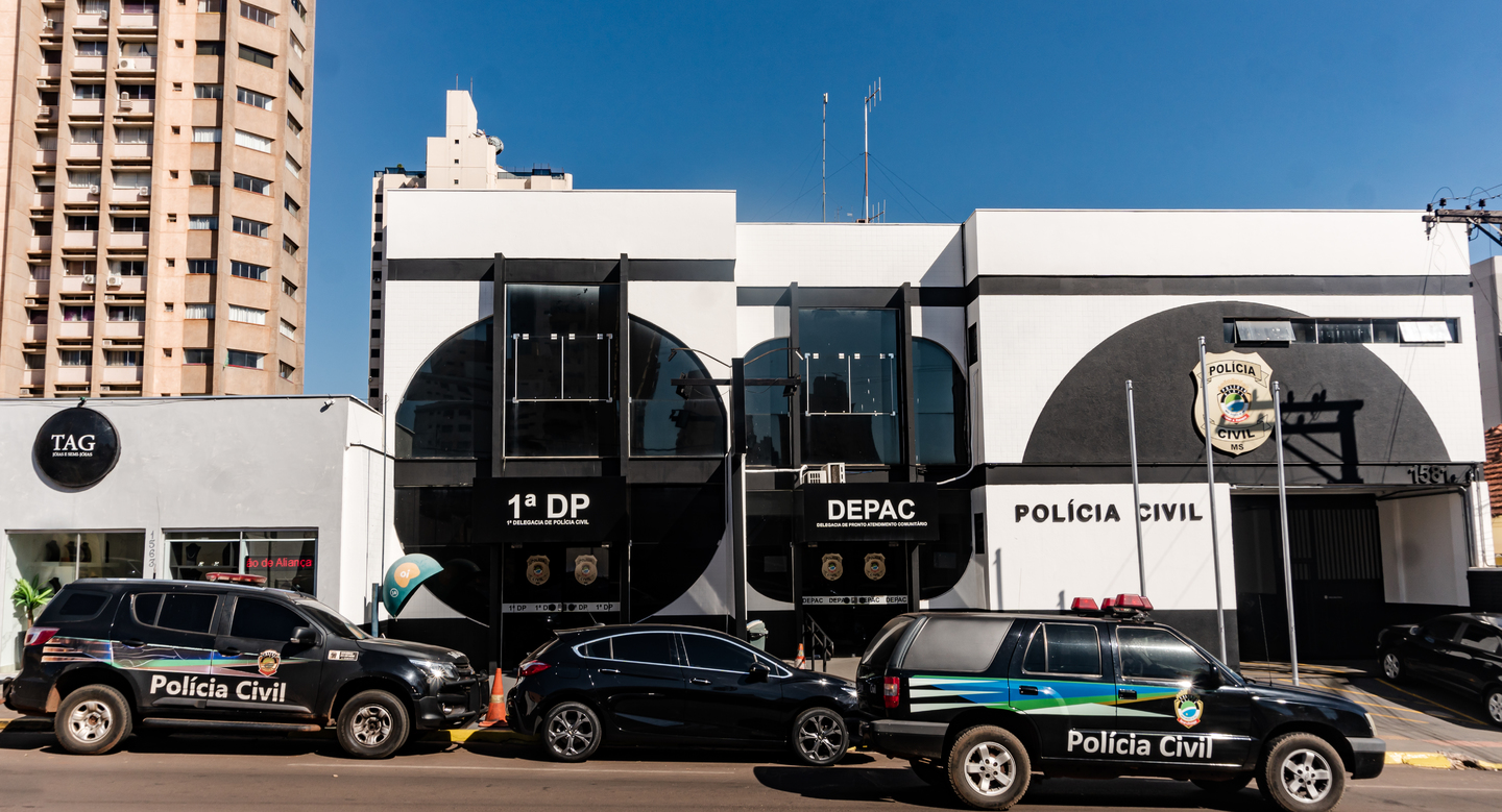 Fachada da 1ª Delegacia de Polícia de Campo Grande.  