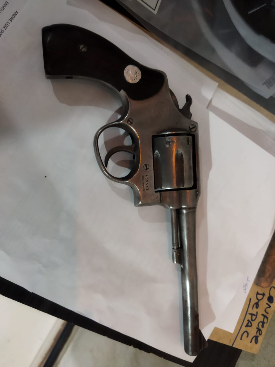 Arma usada na pr&aacute;tica do feminic&iacute;dio e suic&iacute;dio.  