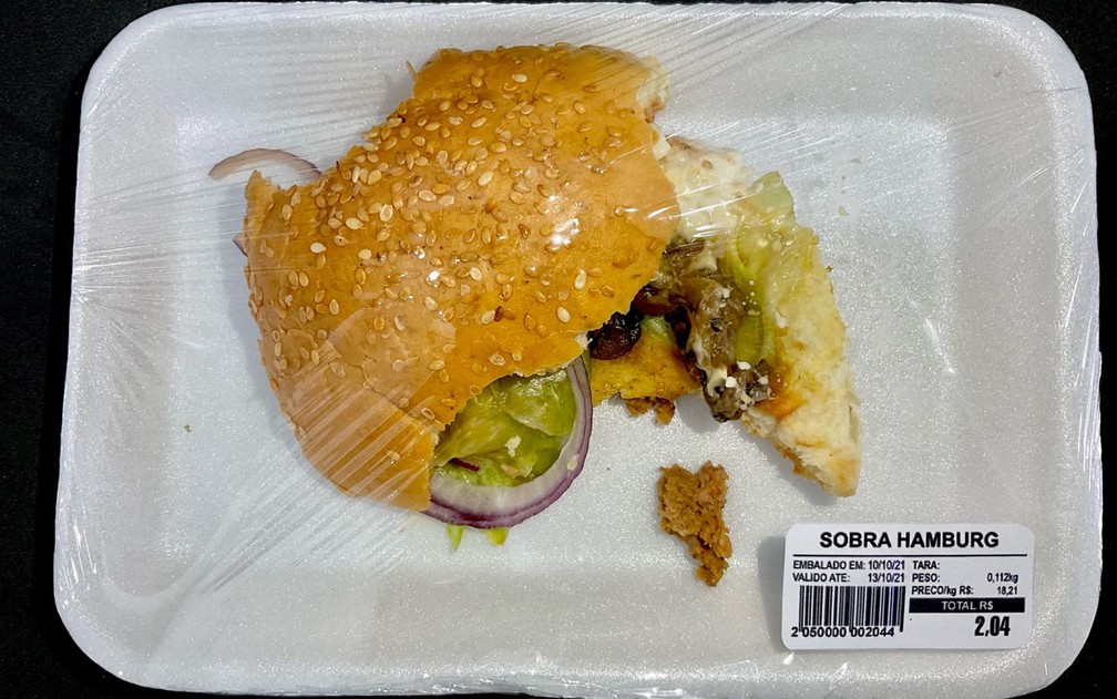 Série de fotografias com restos de alimentos foi causada pela indignação de fotógrafo  Foto: Flávio Costa