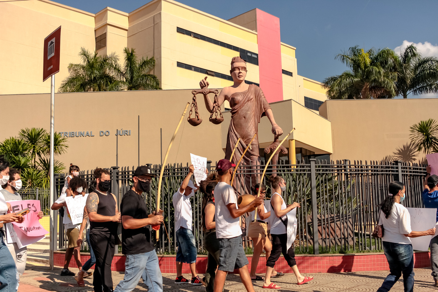 Coraram a pris&atilde;o de Leandro com manifesta&ccedil;&atilde;o pac&iacute;fica. Foto: Tero Queiroz 