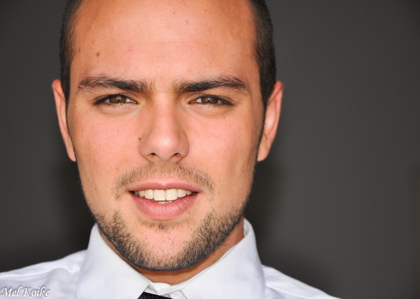 "Essas fotos foram feitas para o Book de um amigo meu que &eacute; ator: Andr&eacute; Trist&atilde;o", diz a autora desse registro Meliane Koike em seu blog em 2010.&nbsp;&nbsp;