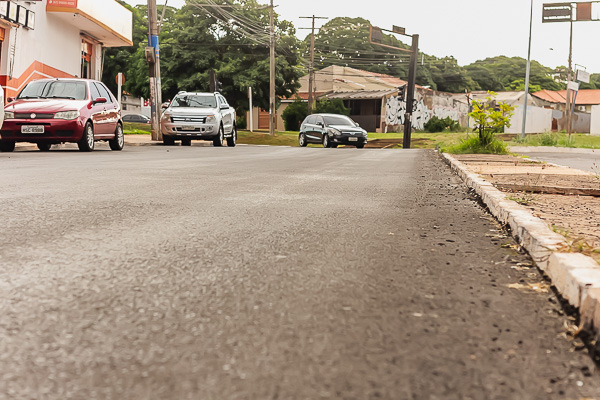 Asfalto na Rua Marechal Rondon, quase no cruzamento com a Avenida Noroeste. Foto: Tero Queiroz