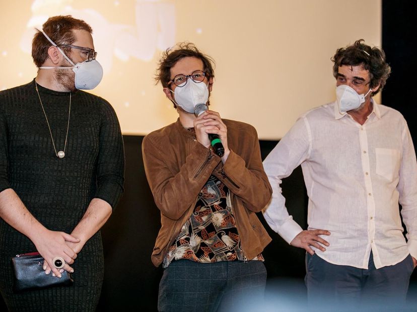 Ao microfone  Madiano Marcheti, durante a Mostra Internacional de Cinema em São Paulo, em novembro de 2021. Foto: Redes 