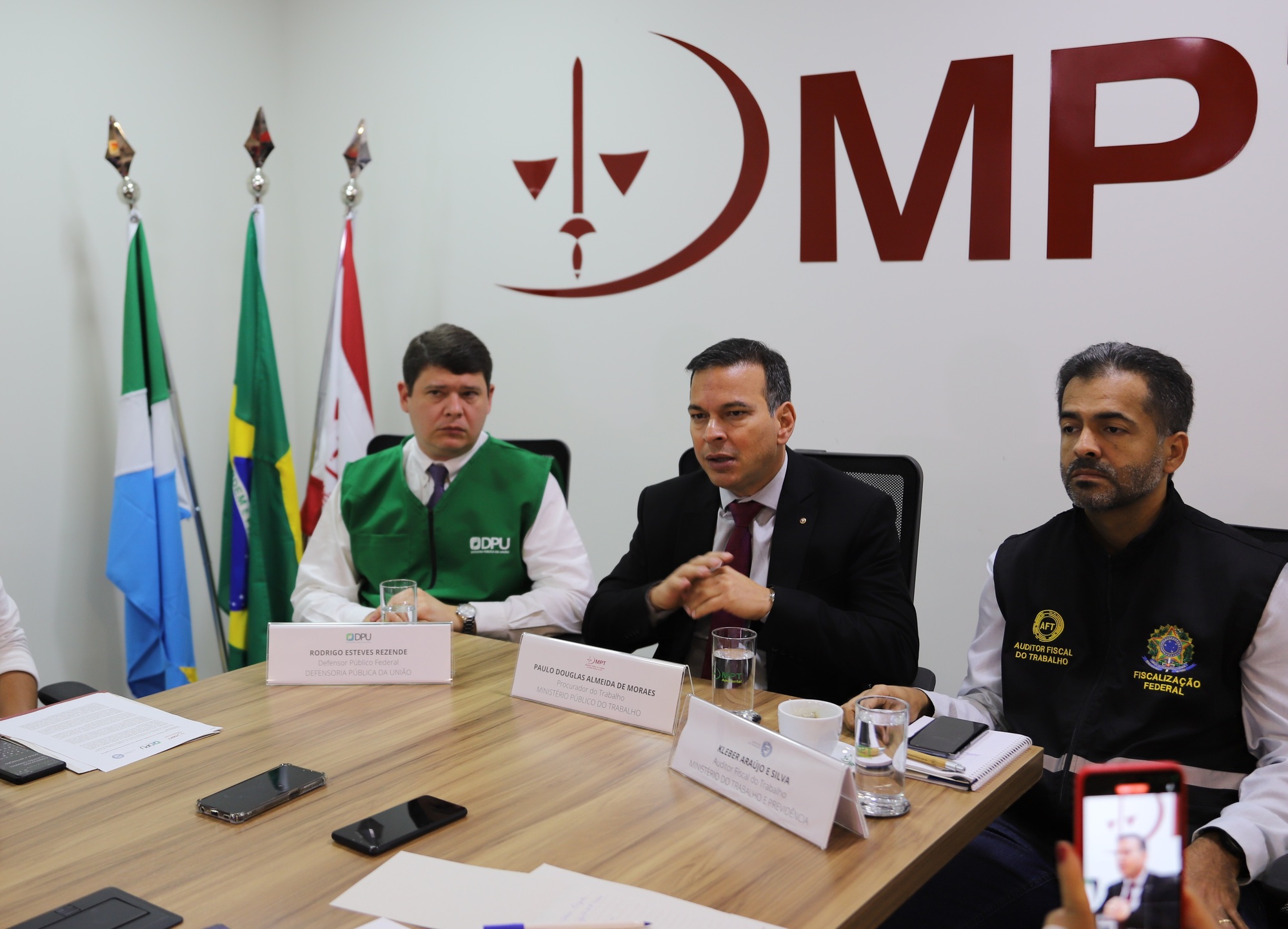 Coletiva de imprensa realizada para divulgação do balanço da operação deflagrada para fiscalizar propriedades rurais em Mato Grosso do Sul. Foto: MPT-MS 