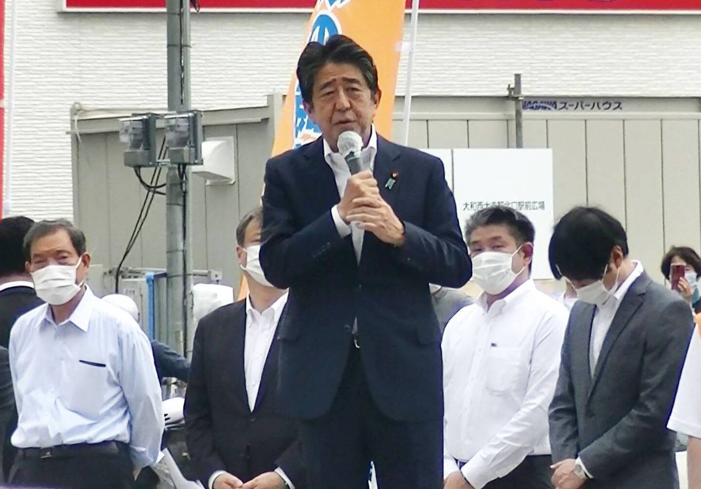 O ex-primeiro-ministro Shinzo Abe quando discurso em Nara na sexta-feira, momentos antes de ser alvejado e morto a tiro. Foto: QUIODO