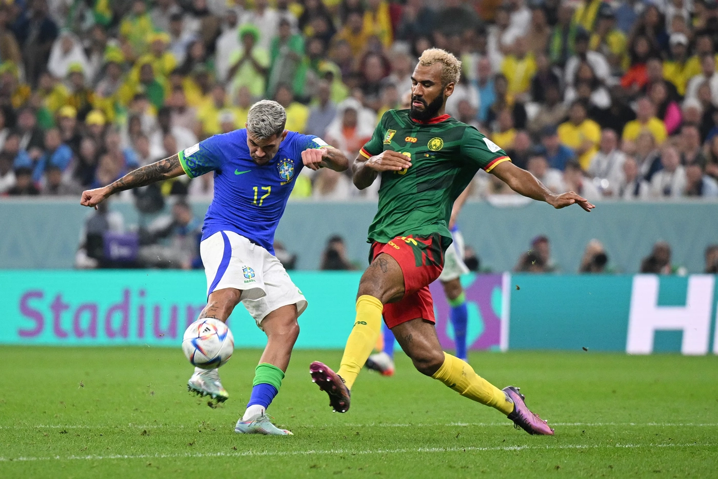 Bruno Gimarães mostrou pouca habilidade durante jogo contra Camarões. Foto: FIFA World Cup Qatar 2022