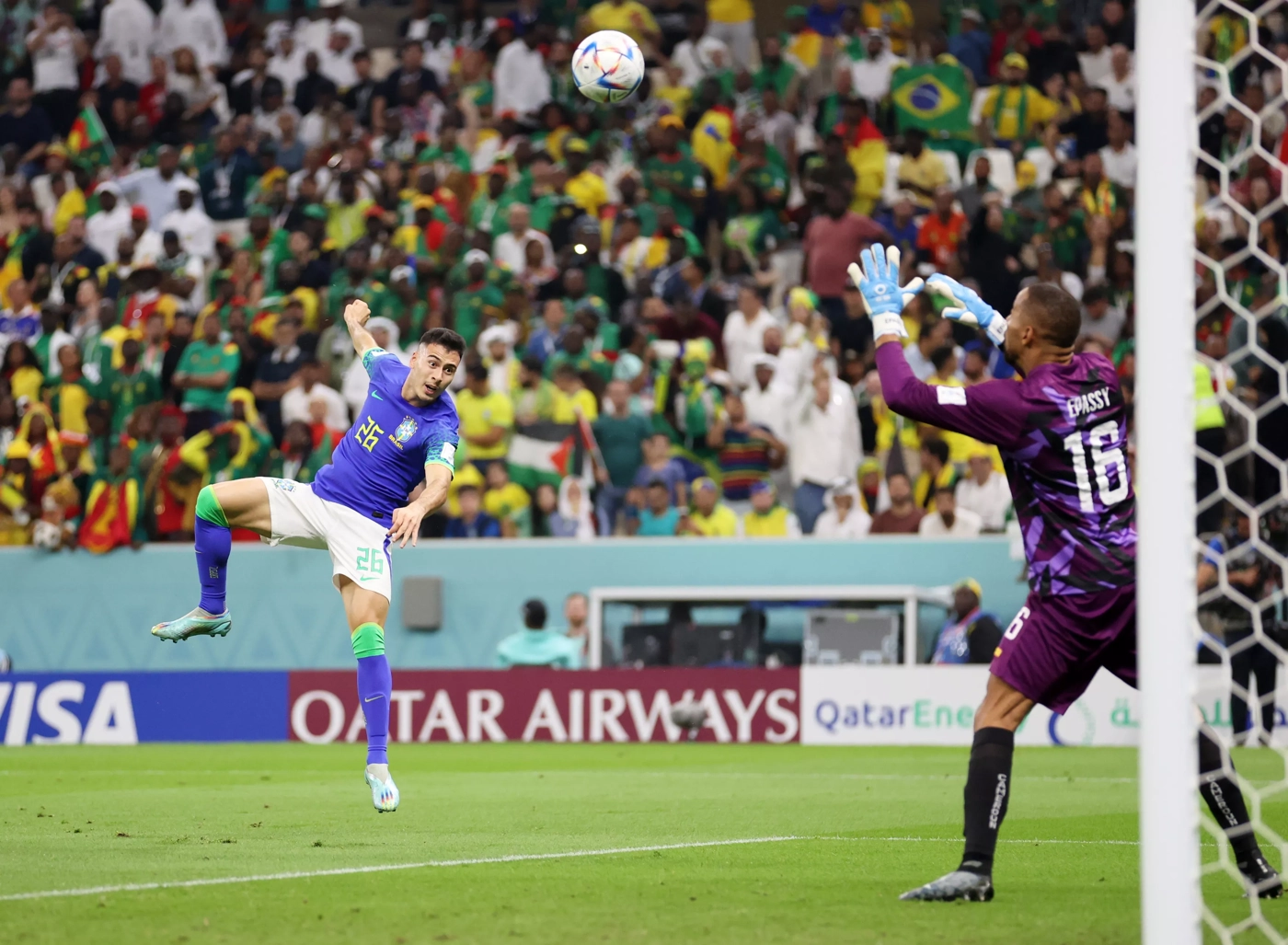 Martinelli deu trabalho para o goleiro camaronês. Foto: FIFA World Cup Qatar 2022