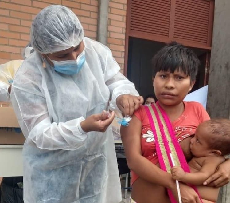 Vacinação dos Yanomami (Foto: Dsei Y)