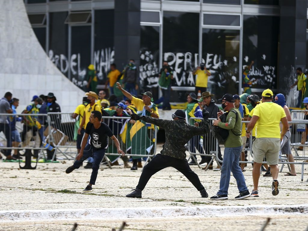 Manifestantes invadem Congresso, STF e Palácio do Planalto.  Foto: Marcelo Camargo/Agência Brasil