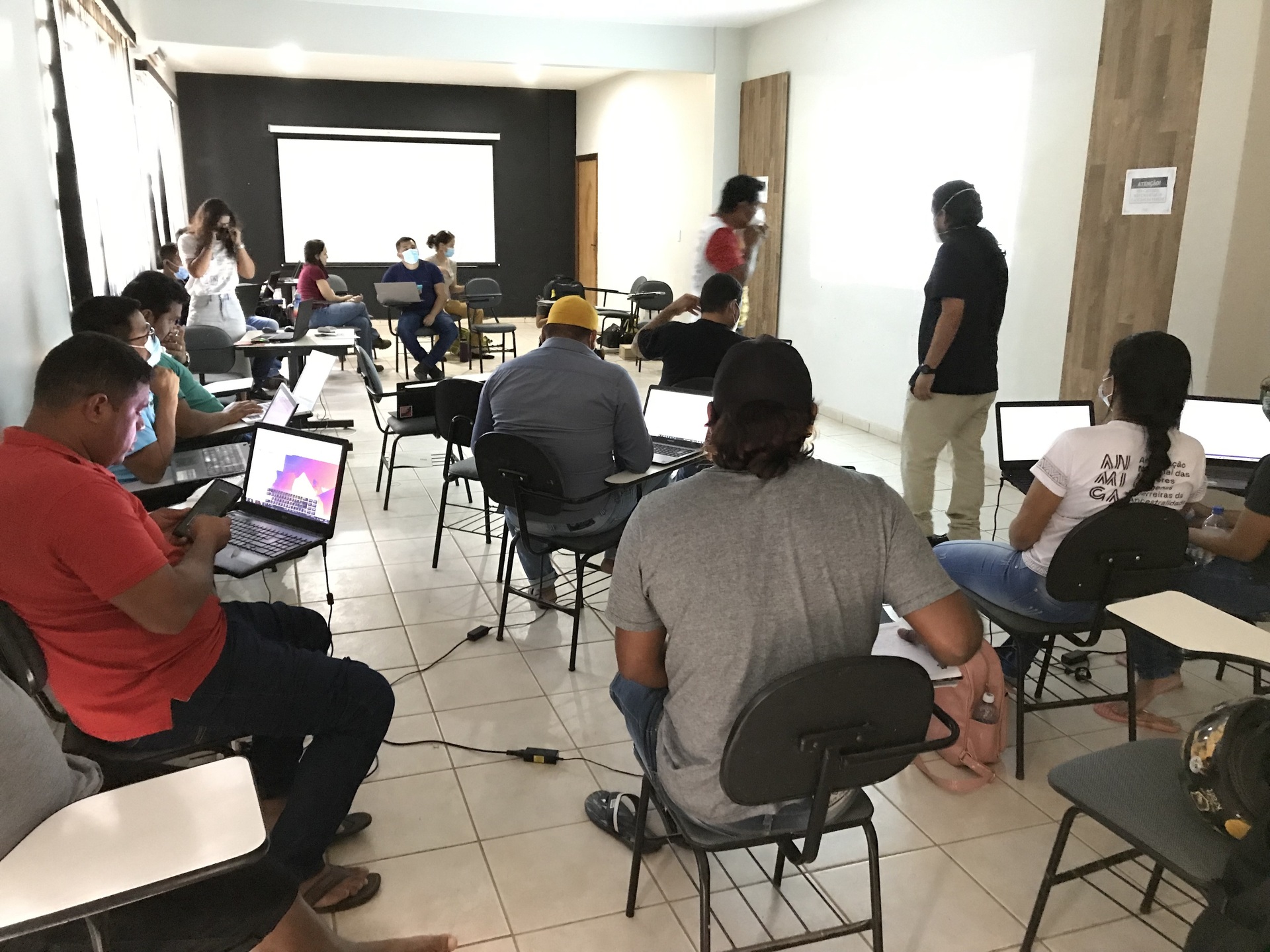 Aula teórica do primeiro módulo do curso realizado em Brasília. Foto: Reprodução