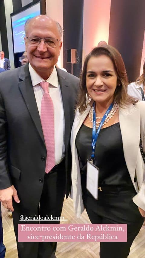 A prefeita de Campo Grane e o vice presidente da rep&uacute;blica. Foto: Redes