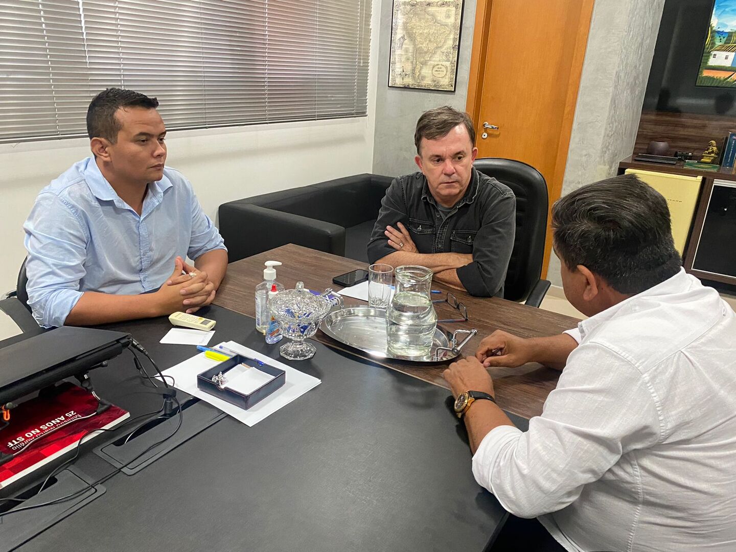 Quintana em reunião com o deputado federal Vander Loubet (PT). Foto: Reprodução