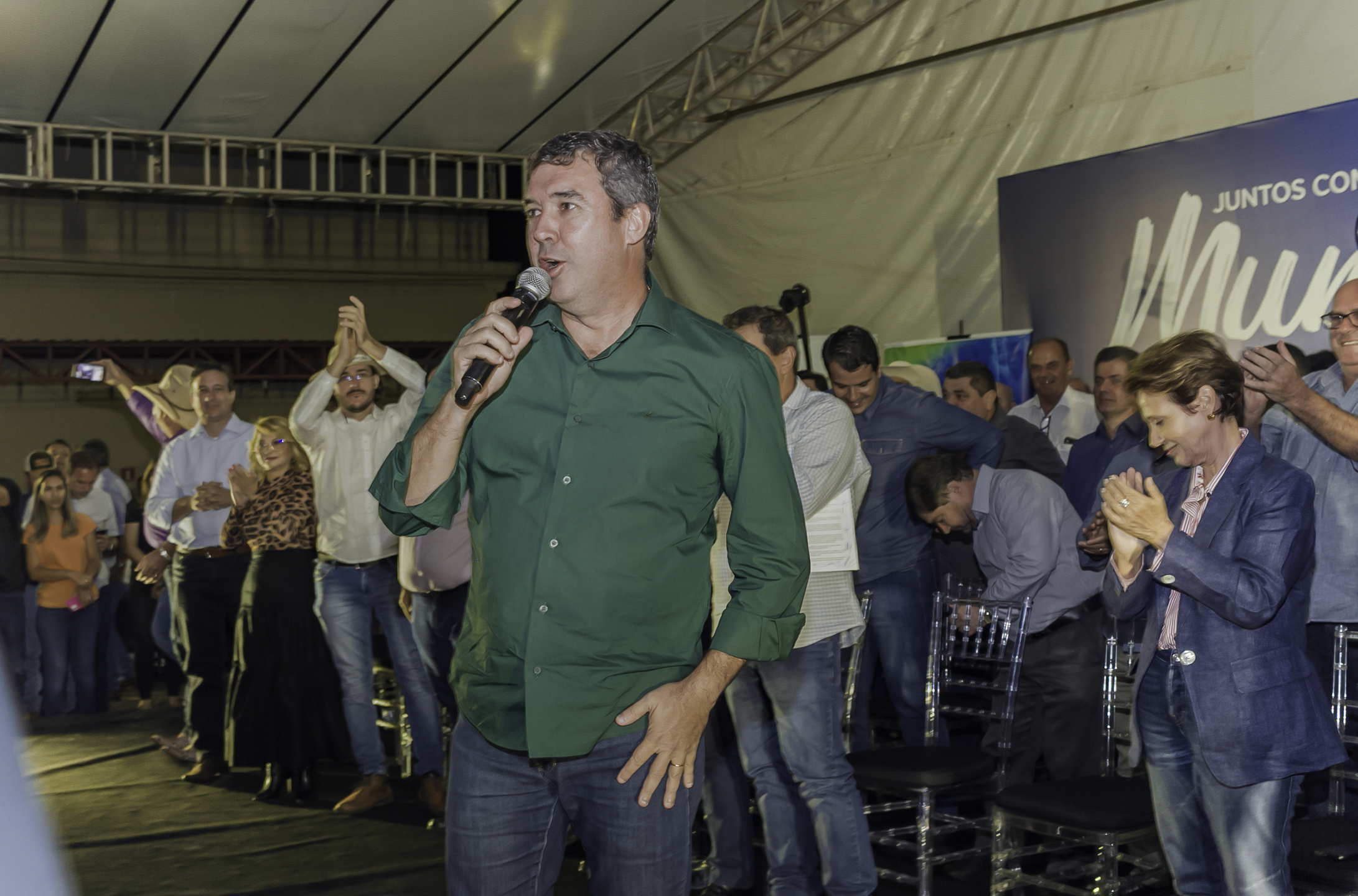 Eduardo Riedel em reunião com prefeitos sul-mato-grossenses durante a campanha eleitoral de 2022. Foto: Tero Queiroz