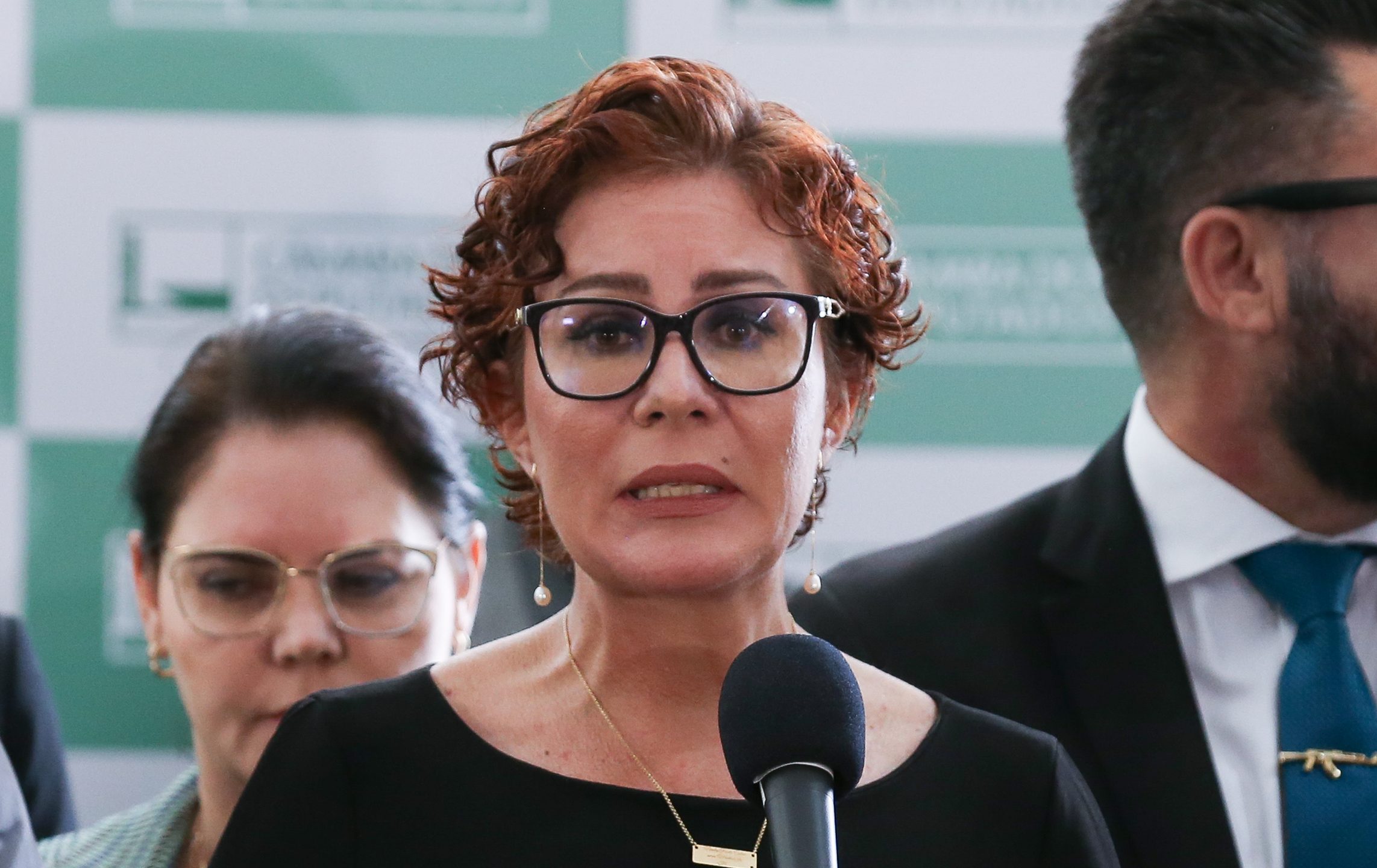 (2.ago.23) - Brasília (DF) 02/08/2023 Deputada Carla Zambelli durante coletiva no salão verde da Câmara dos Deputados.