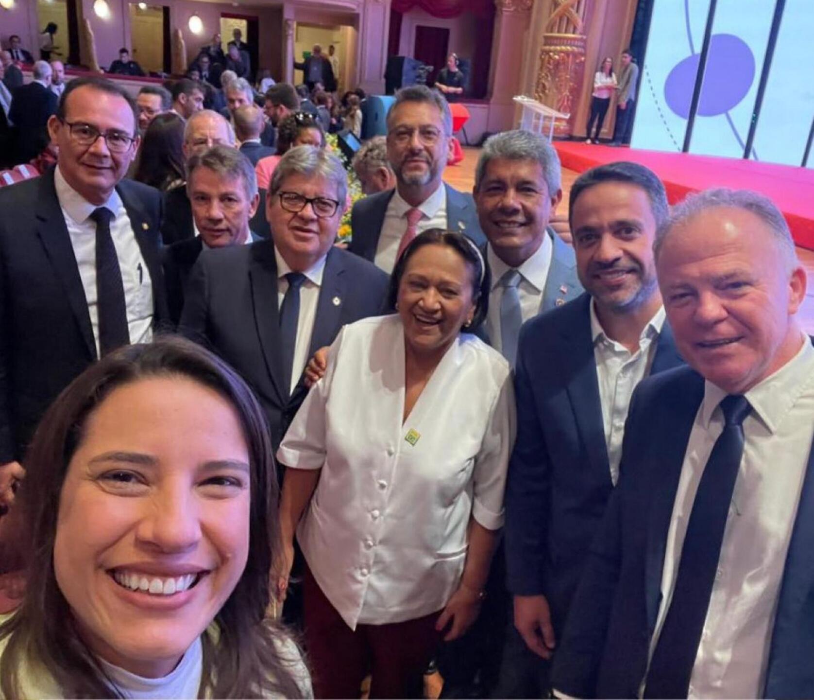 Governadores comemoraram an&uacute;ncio que vai trazer de volta obras paralisadas e refor&ccedil;ar infraestrutura brasileira. Foto: Reprodu&ccedil;&atilde;o