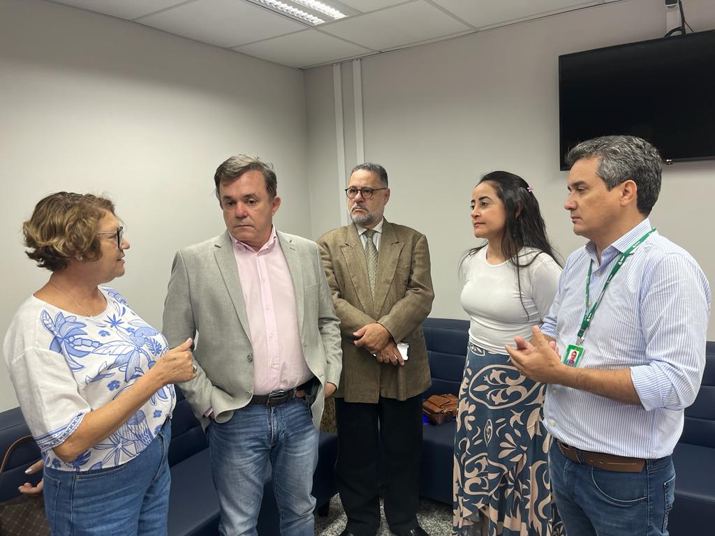 Deputado Vander Loubet em agenda sobre investimentos para agricultura familiar. Foto: Divulga&ccedil;&atilde;o