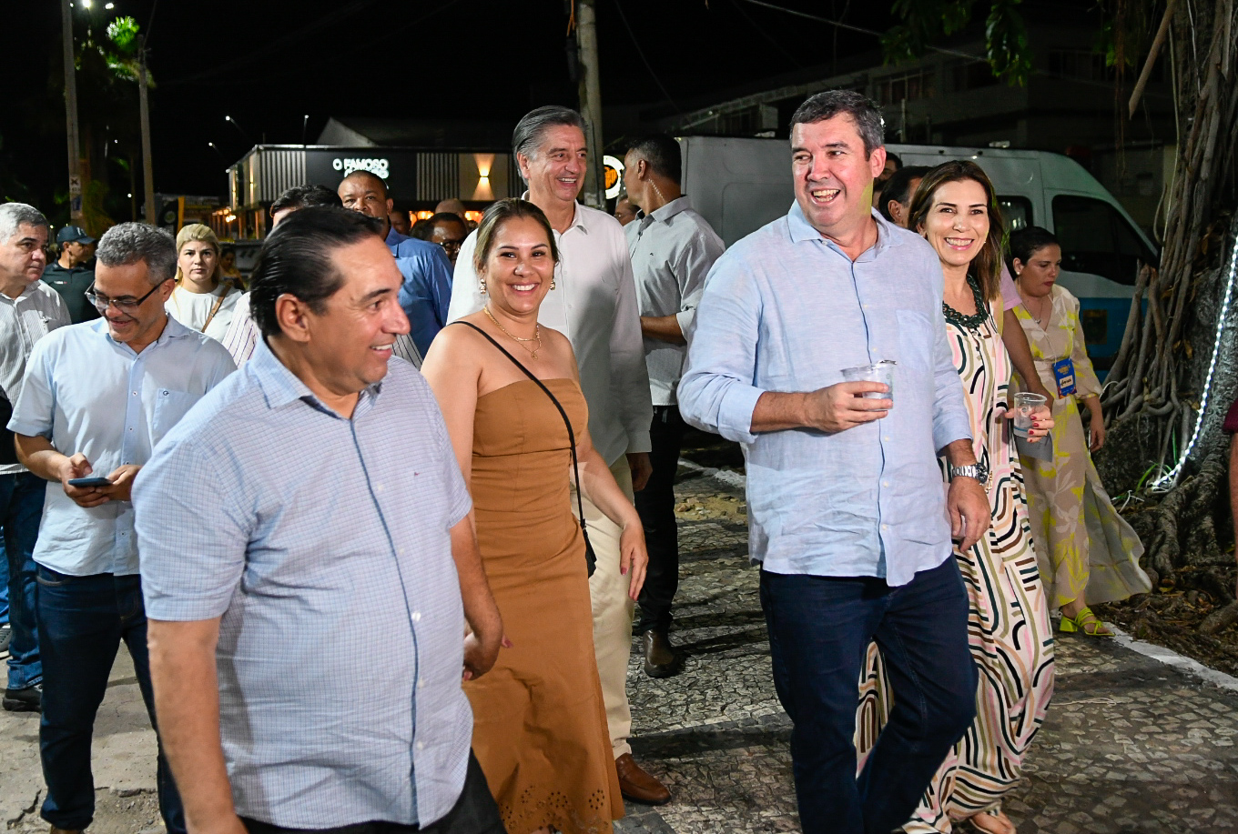 (9.nov.23) - O prefeito Marcelo Iunes e sua esposa, e o governador Eduardo Riedel e sua esposa. Foto: Bruno Rezende