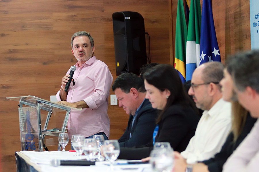 Vander Loubet durante discurso na UFMS. Foto: Álvaro Herculano e Rúbia Pedra