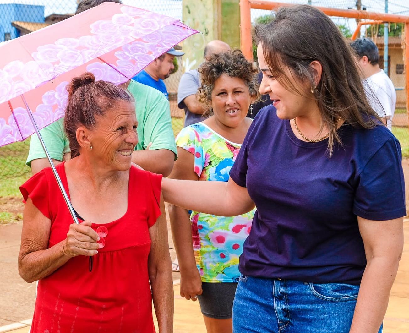 Adriane Lopes durante visita a unidades de saúde em Campo Grande. Foto: Arquivo