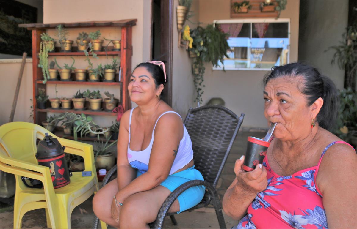 Marli Espinosa, de 56 anos, e sua tia Maria Espinosa. Foto: Denilson Secreta