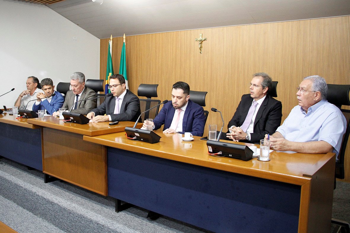 11/06/2024 - Reunião da Comissão de Infraestrutura do Estádio Morenão. Foto: Wagner Guimarães