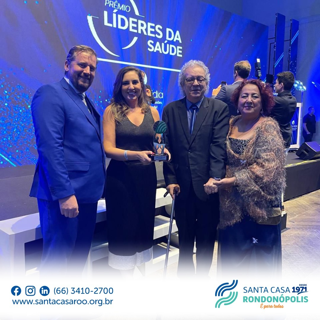  Carley Welter, Ximena Campos, Gino Rondon e Edna Rondon no ato da premiação.