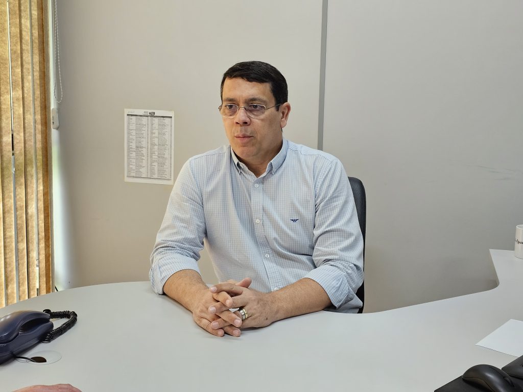 'Na transversalidade industrial, existem profissões que atendem todas as empresas como a de técnico em manutenção industrial', afirmou o secretário Esaú. Foto: Mairinco de Pauda