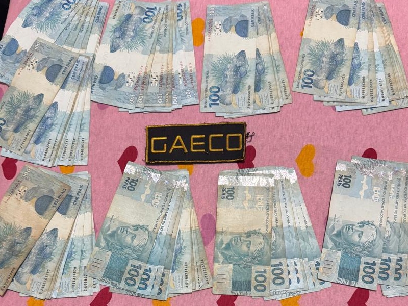 Durante a vistoria na empresa, que fica em Campo Grande, foram encontrados alimentos vencidos e também houve apreensão de R$ 9 mil com um dos alvos das medidas judiciais.