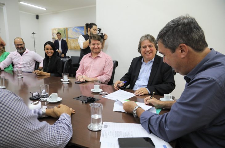 Tucanos devem enfrentar eleição tranquila em 2026, reelegendo Eduardo Riedel. Foto: Saul Schramm
