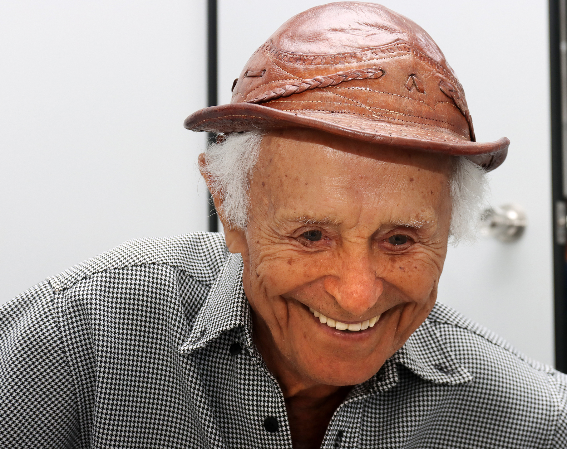 Com fala mansa, mas decidida, ele revela o motivo de querer manter a habilitação em dia.