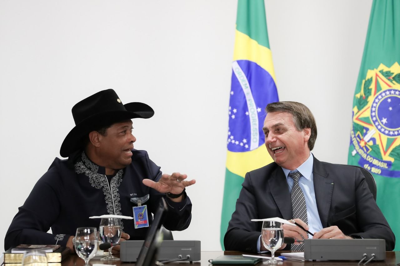 Bolsonaro é amigo íntimo de Curiosamente, a fraude no INSS inciou durante o governo de Jair Bolsonaro, ex-presidente inelegível amigo íntimo do apóstolo Valdemiro Santiago, que teve familiar beneficiada com as fraudes no INSS. Foto: Arquivo | PR