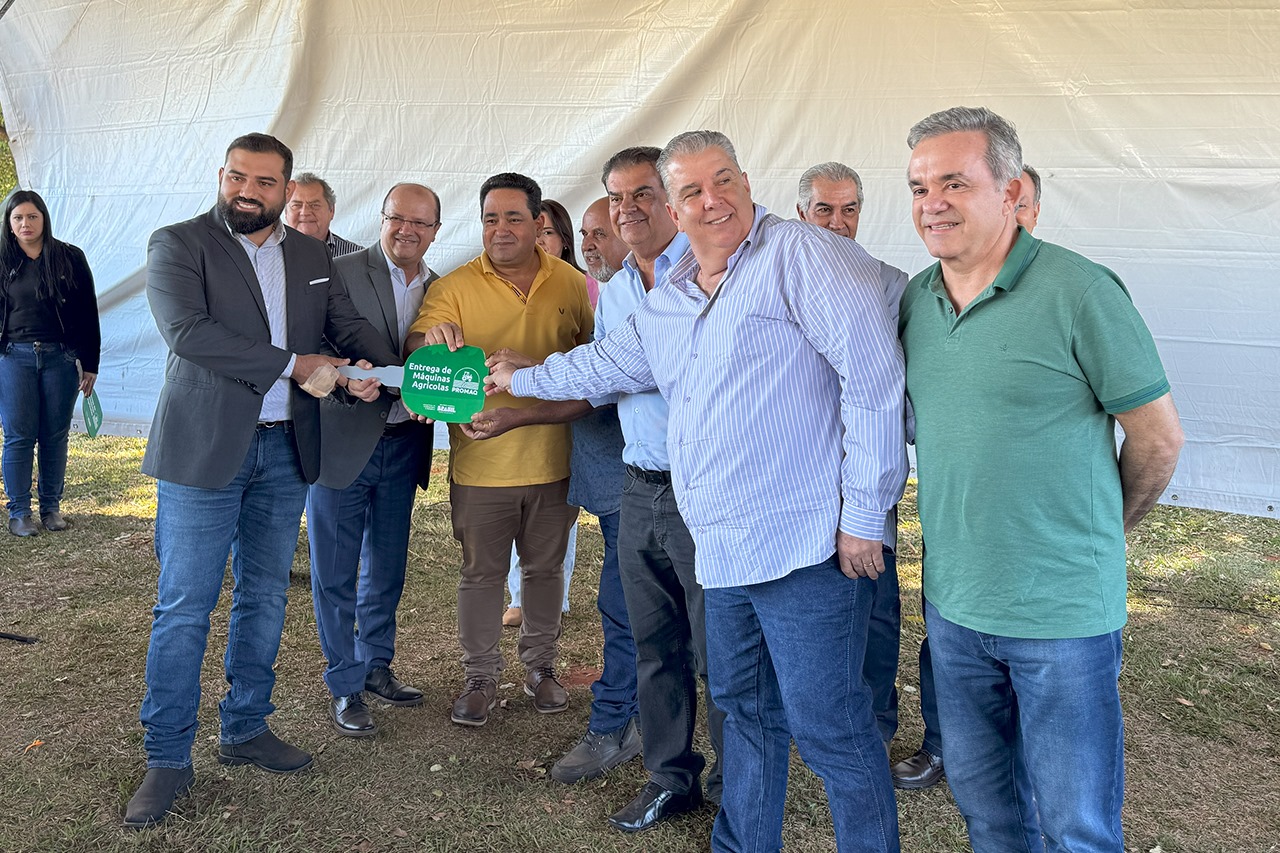 O deputado federal Vander Loubet celebrou a entrega essencial para famílias que atuam no agronegócio de pequeno porte nos municípios beneficiados.