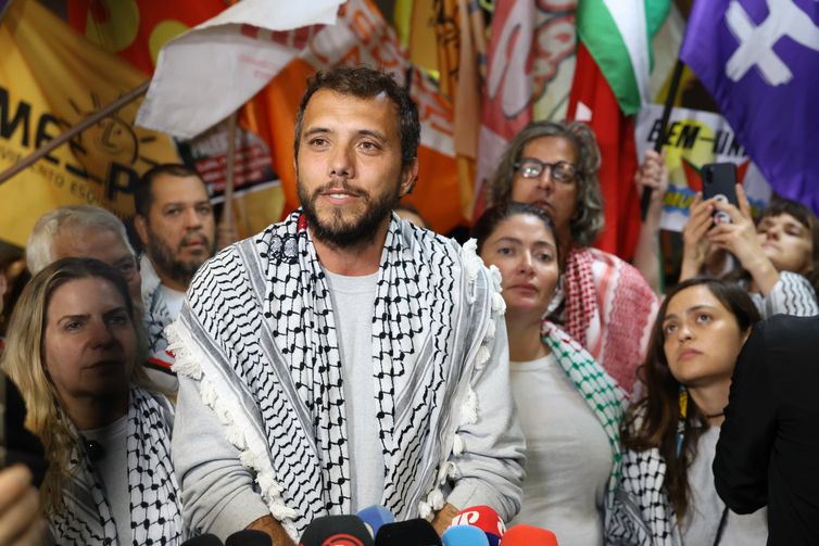 Thiago Ávila destaca que ação da Flotilha permitiu que pescadores palestinos de Gaza conseguissem pescar [Rovena Rosa/Agência Brasil]