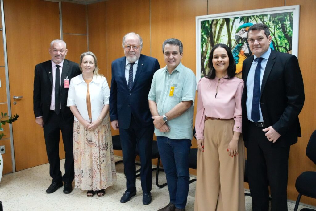 Vereador junto com sua equipe e os juízes. Foto: Pedro Roque