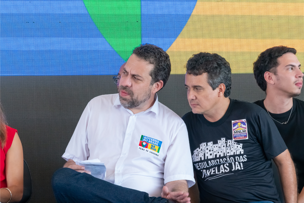 O vereador Landmark e o ministro Guilherme Boulos durante a Feira da Cidadania em Campo Grande (MS). Foto: Tero Queiroz