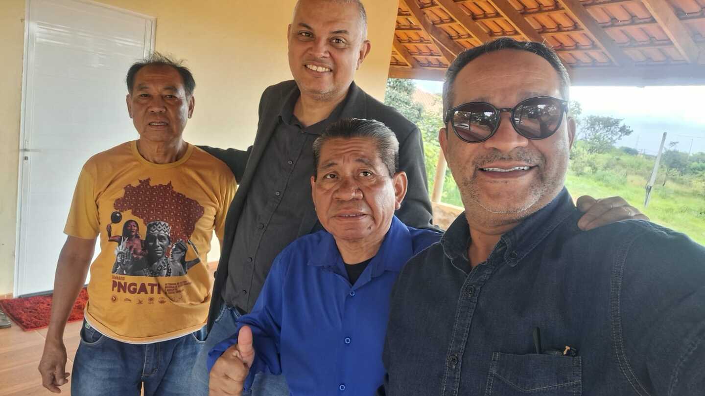 Conselheiro Ind&iacute;gena do Agro Ind&iacute;gena Sebasti&atilde;o Terena e empres&aacute;rios.