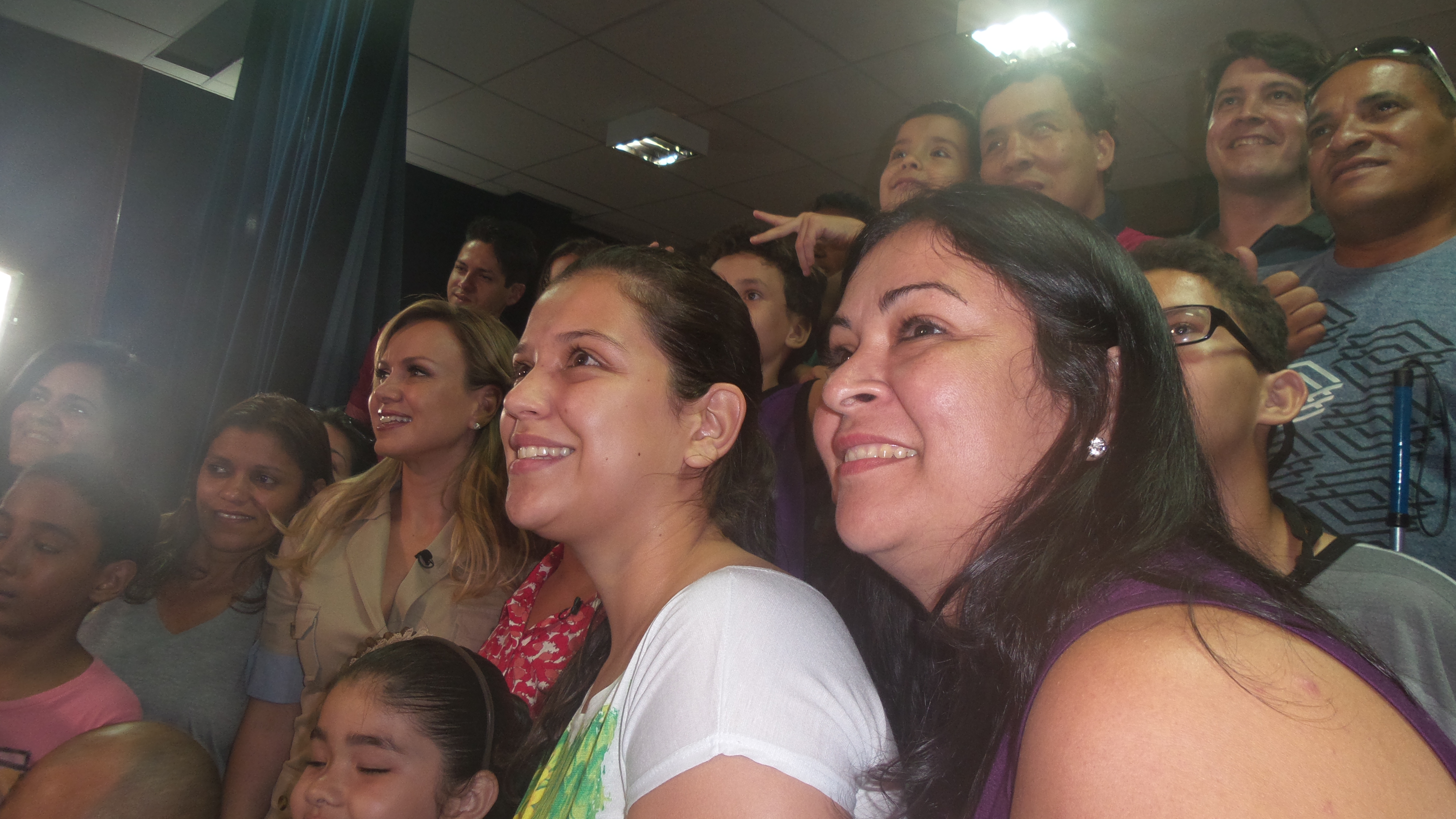 De surpresa, Eliana grava programa em Campo Grande - MS Notícias